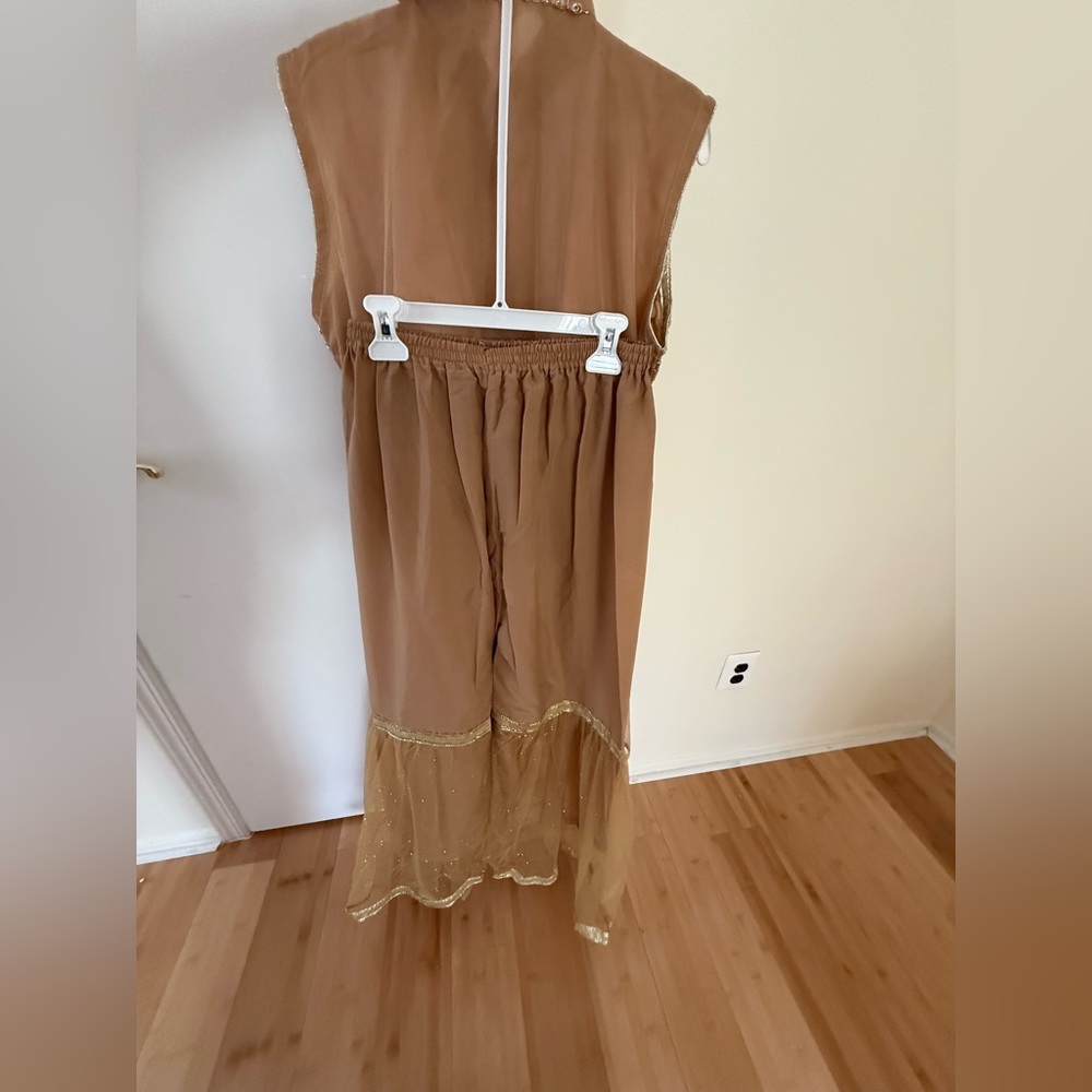 Elegant Embroidered Sleeveless Dress with Dupatta - Picture 5 of 12